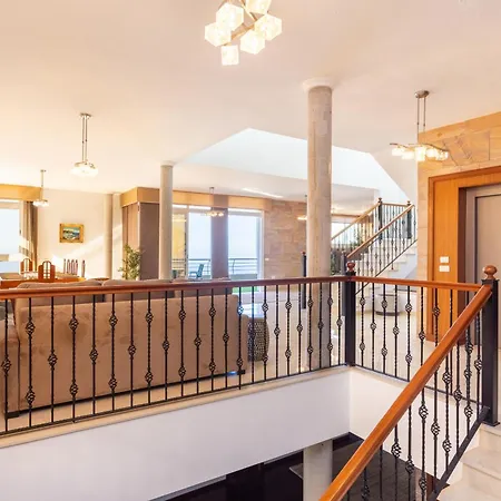 Sunset Horizon Retreat By Eden