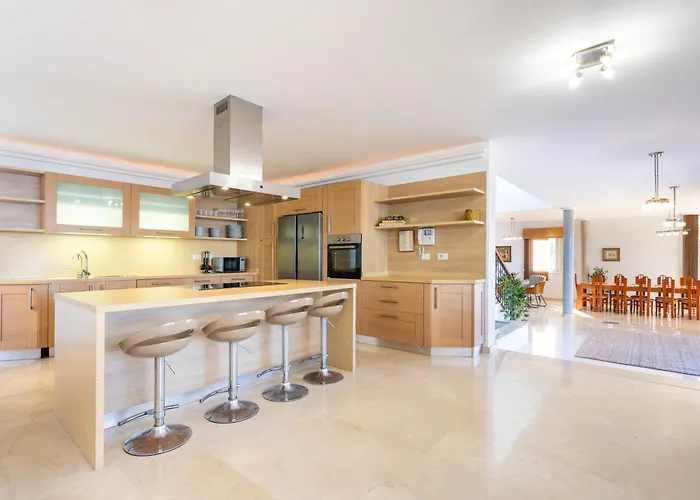 Sunset Horizon Retreat By Eden *