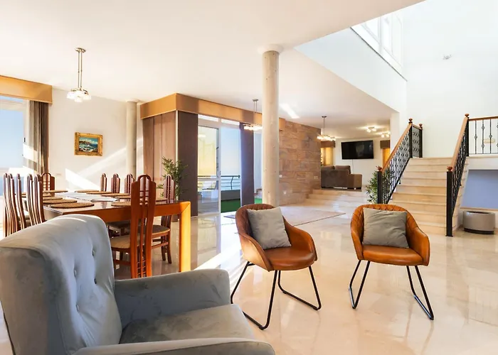 Sunset Horizon Retreat By Eden