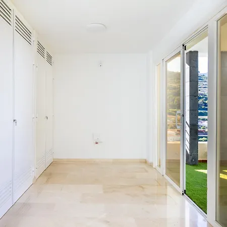 Sunset Horizon Retreat By Eden Willa *